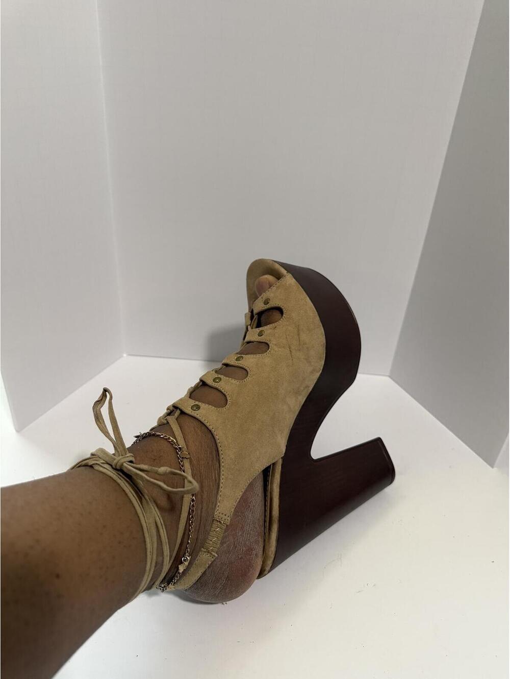 JUSTFAB platform chunky heels with string - Picture 5 of 5